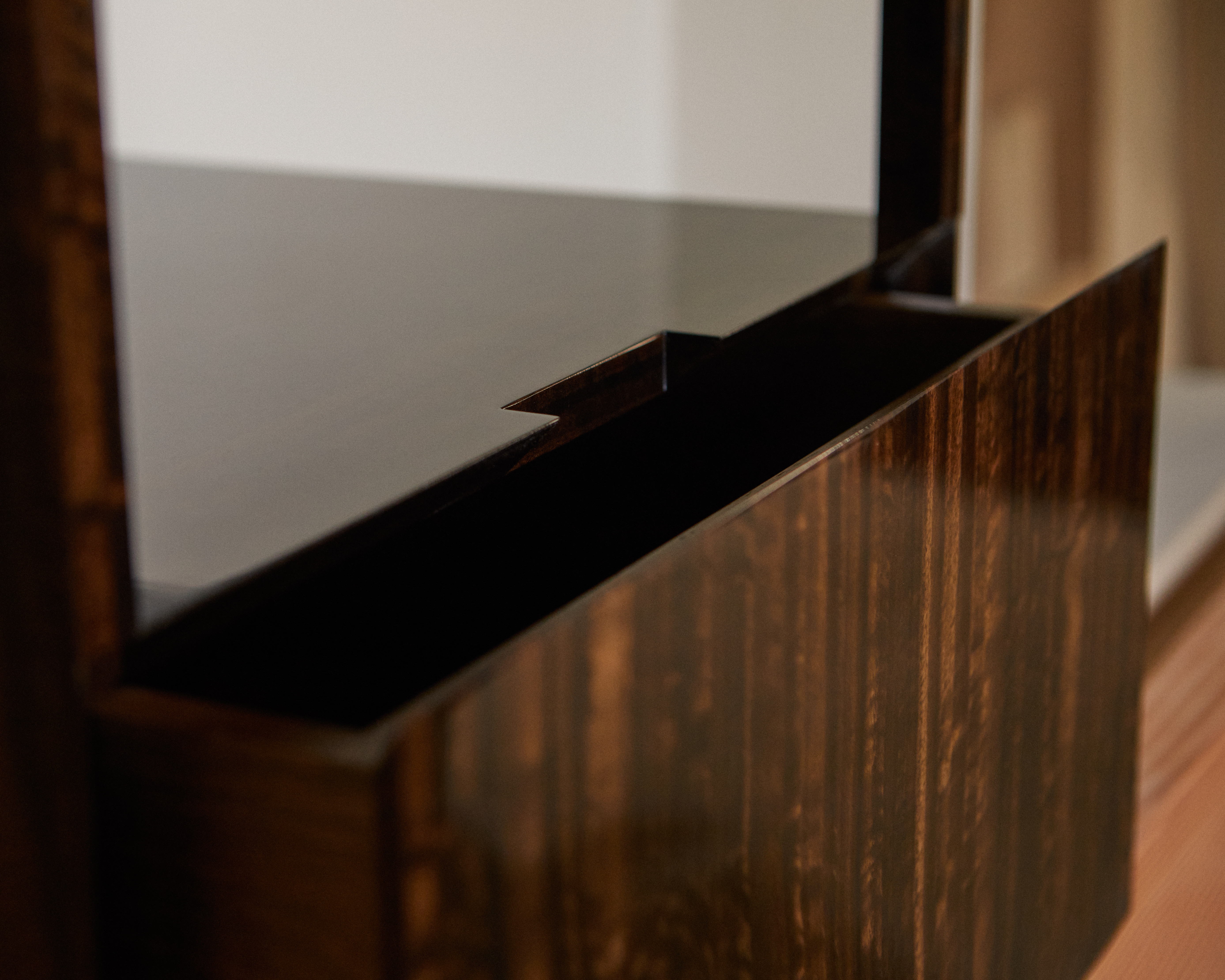 Détails d'une table de nuit 